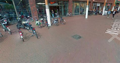 nike groningen racisme|Racismerel Groninger Nike Store: ’Moeten donkere klanten.